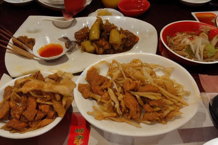 chinese food, highly dimensionally stable, photograph captured at asian buffet restauraunt 